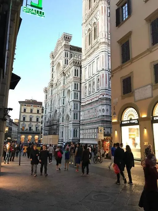 Apartment Next To The Duomo Of Florence, Lorenzo, With Private Terrace