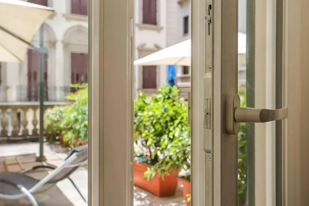 Apartment Next To The Duomo Of Florence, Lorenzo, With Private Terrace Italy